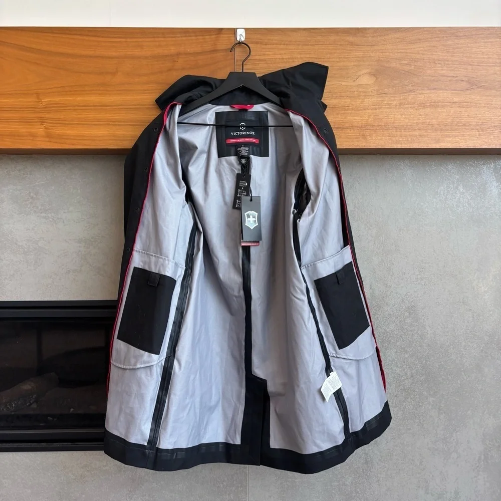 NWT Victorinox Men's Lenzburg Longline Waterproof Jacket in Black, Size S